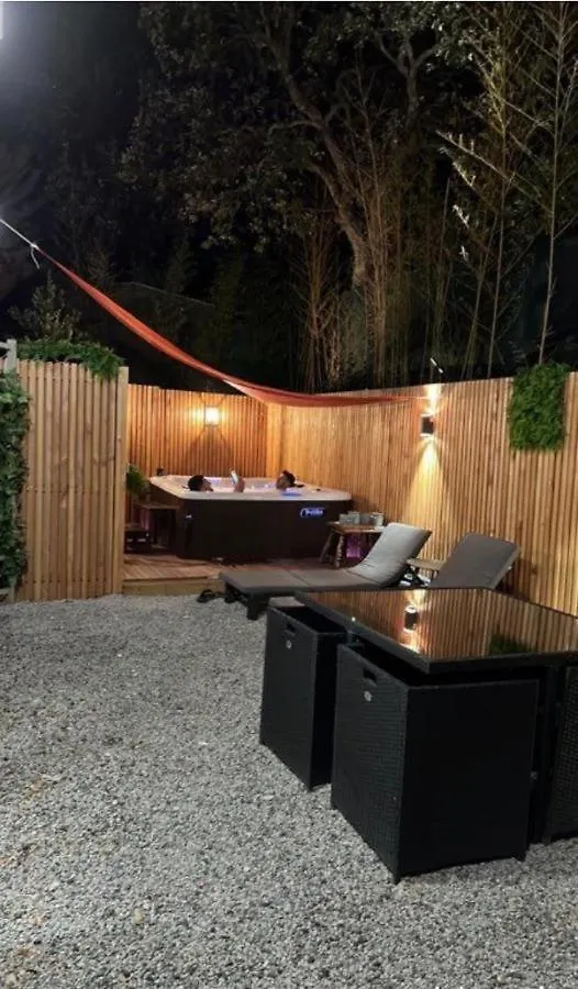Magnifique T2 Jacuzzi Piscine Apartment Frejus